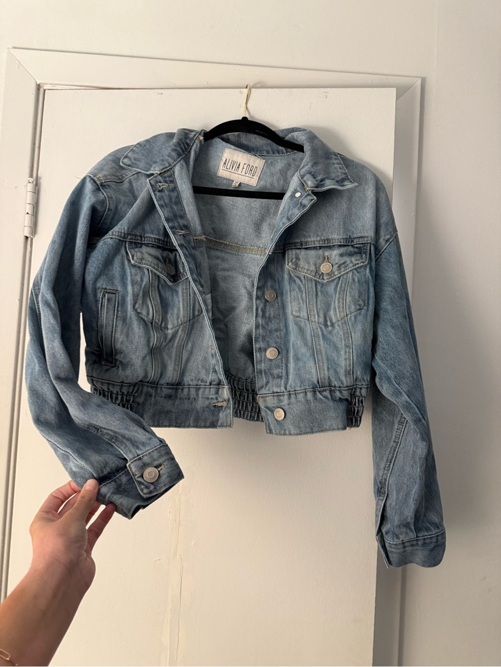 Cropped Light Wash Denim Jacket - Light Blue